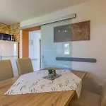 Amazing In With Wifi بيت للعطل