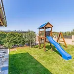 Amazing In With Wifi Holiday home