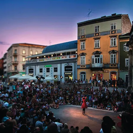 Stunning In Feriehus *