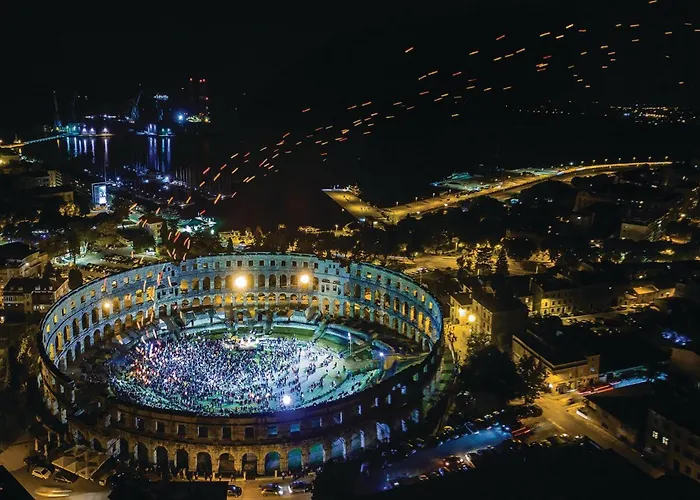 Stunning In Ferienhaus Pula